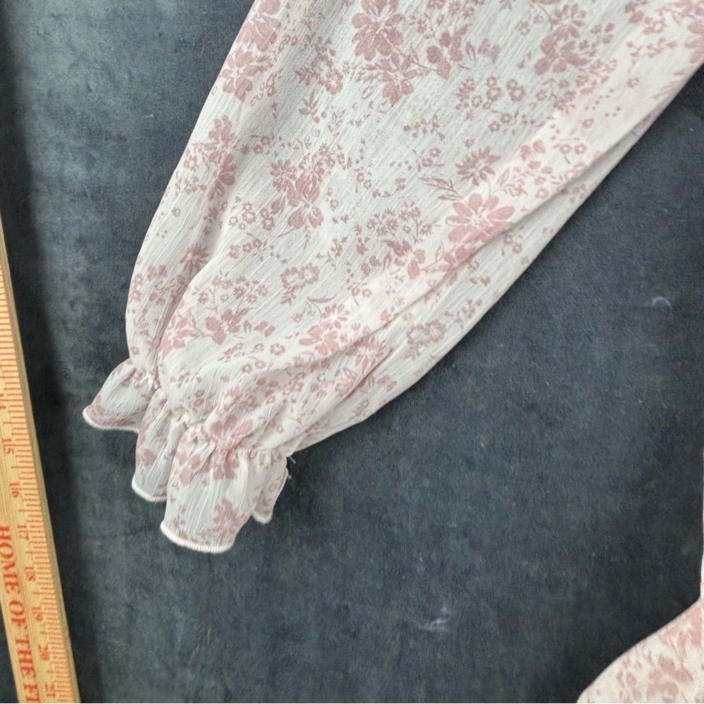 Thirty/Thirty Pink & White ditzy floral pattern Babydoll Dress w/Bishop Sleeves - Picture 5 of 11